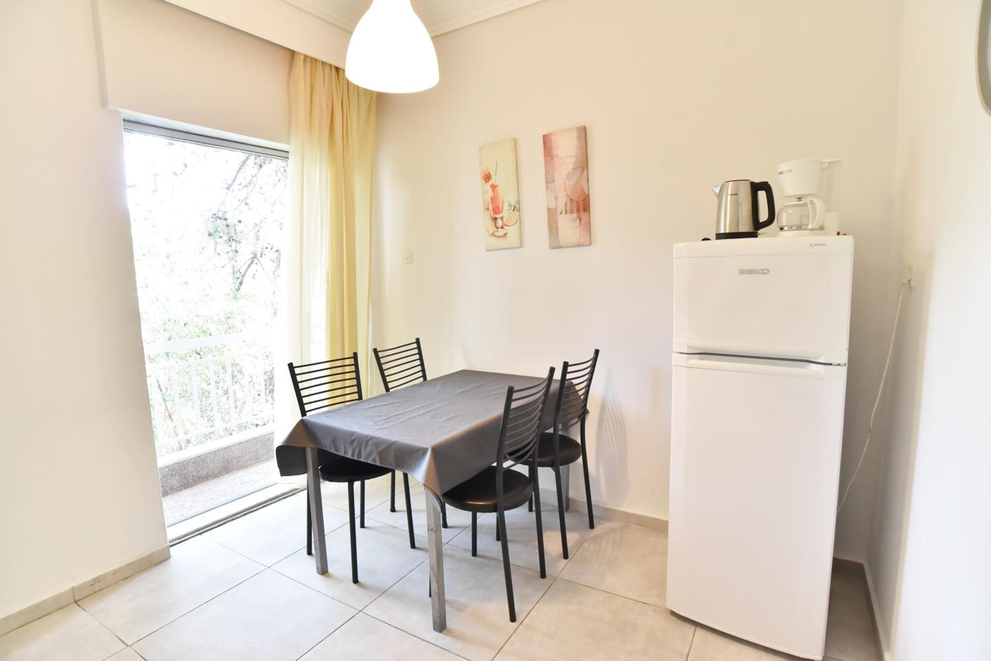 PalaiónTsiflíkion Luca Apartments מראה חיצוני תמונה